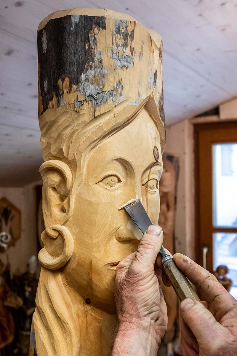  Woodcarving Thaler detail work